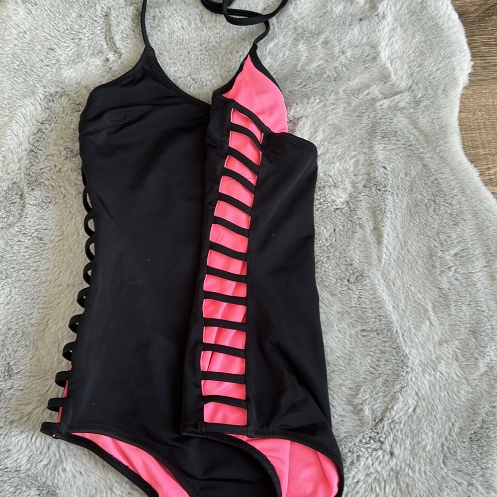 PINK Victoria’s Secret caged sides halter one piece swimsuit size S - Picture 3 of 6